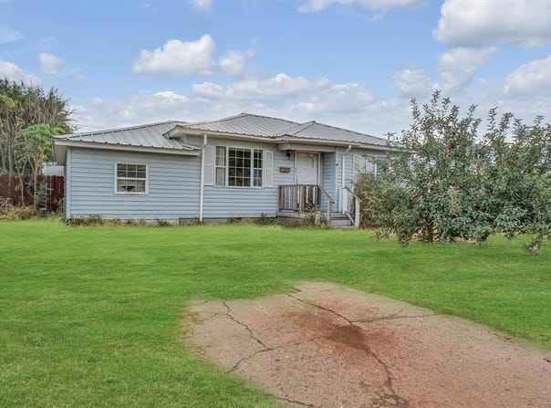108 Central Drive, Sayre, OK 73662