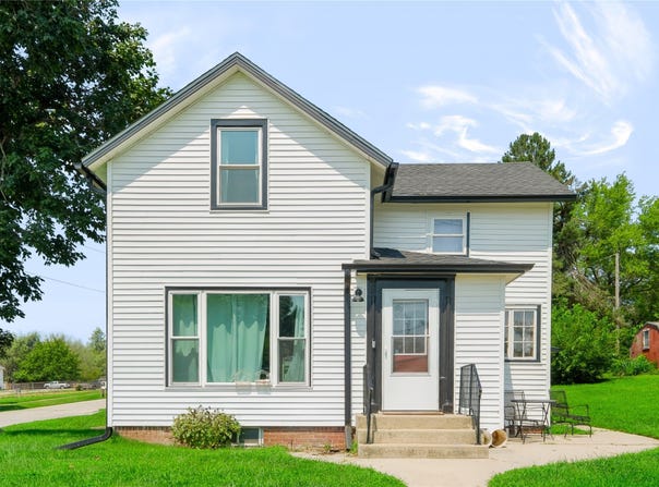 323 1st Street, Kellogg, IA 50135