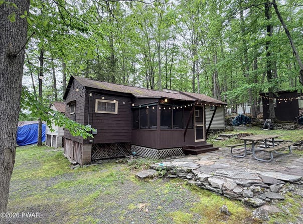 624 Hog Road, Hawley, PA 18428