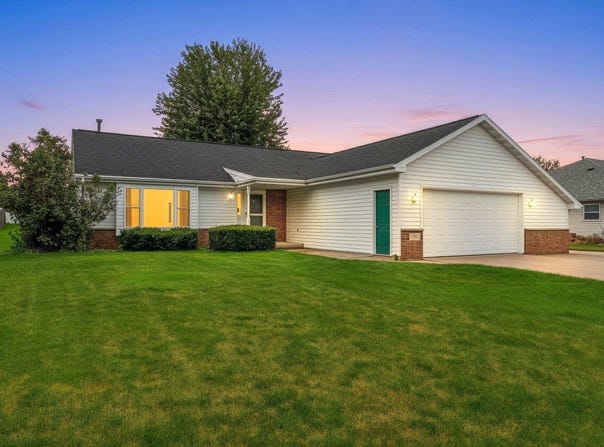 W2527 SKYVIEW Court, APPLETON, WI 54915