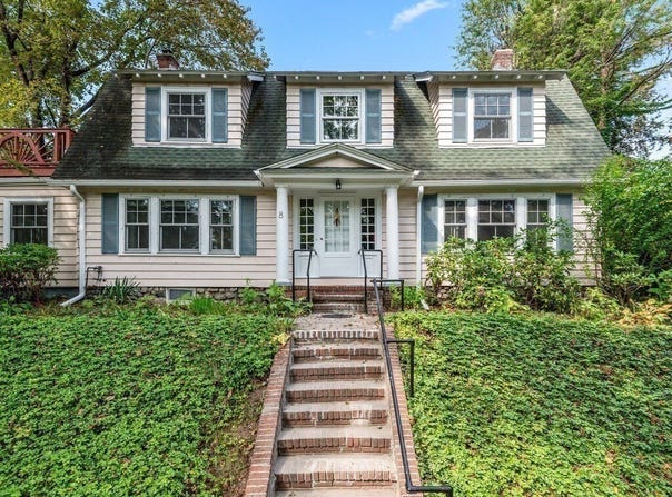 8 Montvale, Worcester, MA 01609
