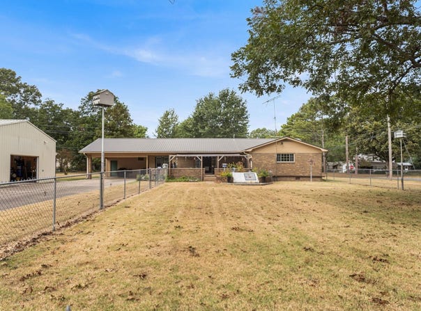 302 S 15Th St, Des Arc, AR 72040