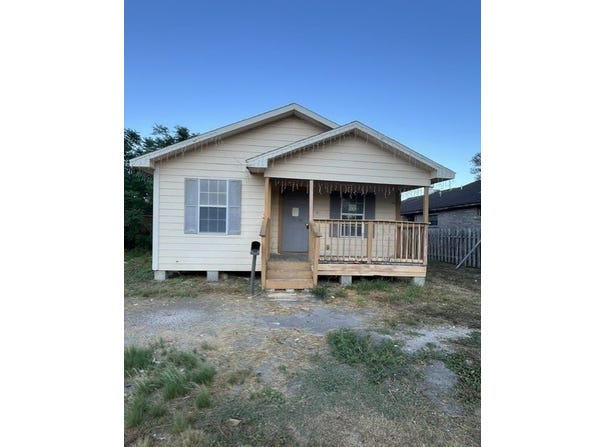 812 N King Street, Alice, TX 78332