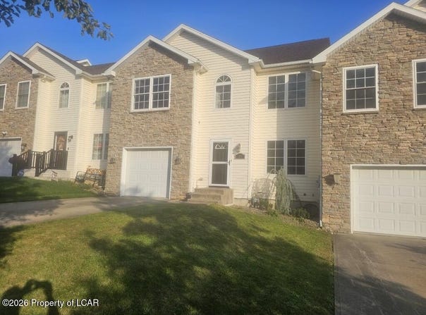 19 Kyra Way, Plains, PA 18702