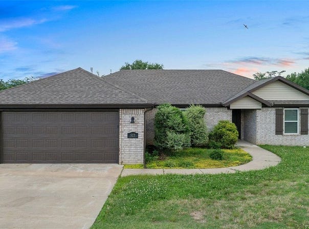 517 Eagle Drive, Gravette, AR 72736
