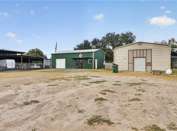 704 W Loop 374, Mission, TX 78572