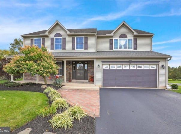 541 W REESER Street, LEESPORT, PA 19533