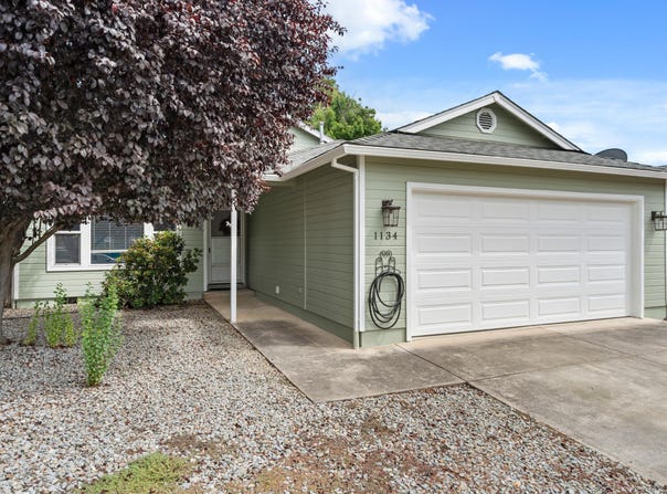 1134 Coachman Drive, Central Point, OR 97502