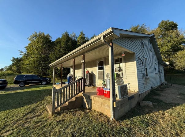 1114 Little Renox Creek Rd, Burkesville, KY 42717