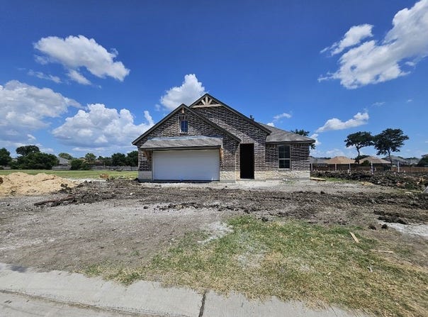 813 Silverleaf Drive, Ennis, TX 75119