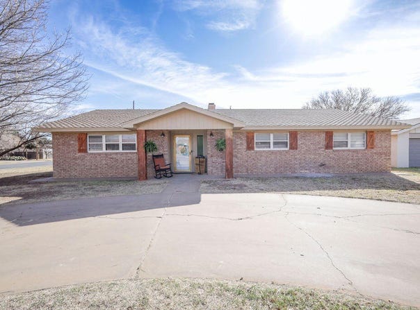 812 Holliday Street, Plainview, TX 79072