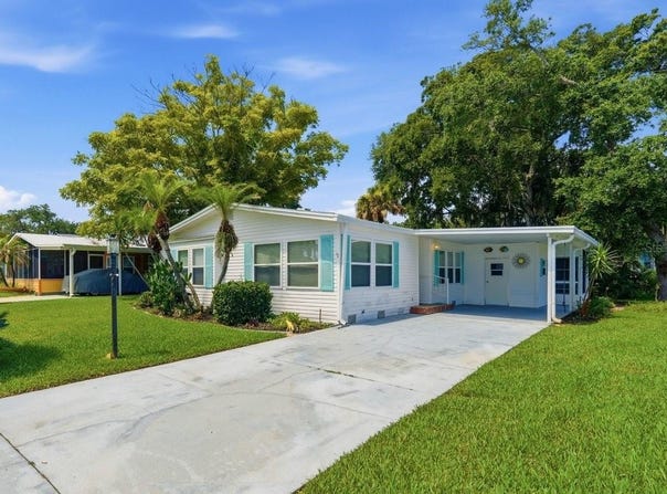 304 PORTSIDE Lane, EDGEWATER, FL 32141