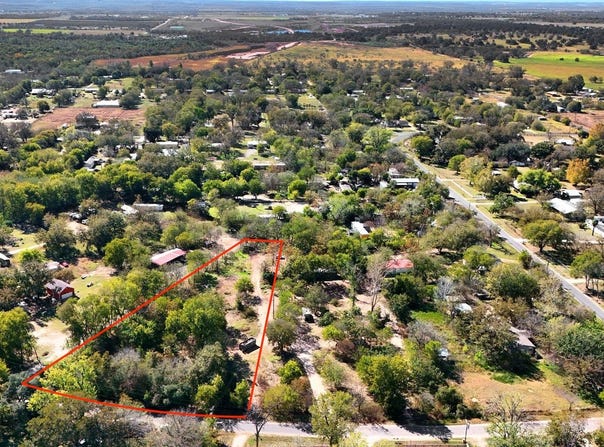 2100 Whirlaway Dr, Del Valle, TX 78617