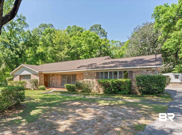 4110 Lake Circle, Mobile, AL 36693