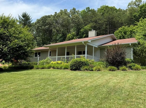148 Donna Dr, Franklin, NC 28734