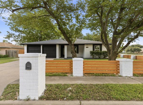 6607 Starstreak Dr, Austin, TX 78745