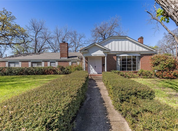 220 N Holly, Sherman, TX 75092
