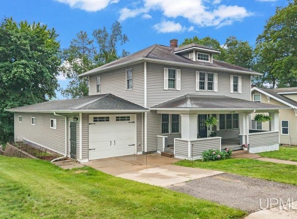 715 E I Street, Iron Mountain, MI 49801