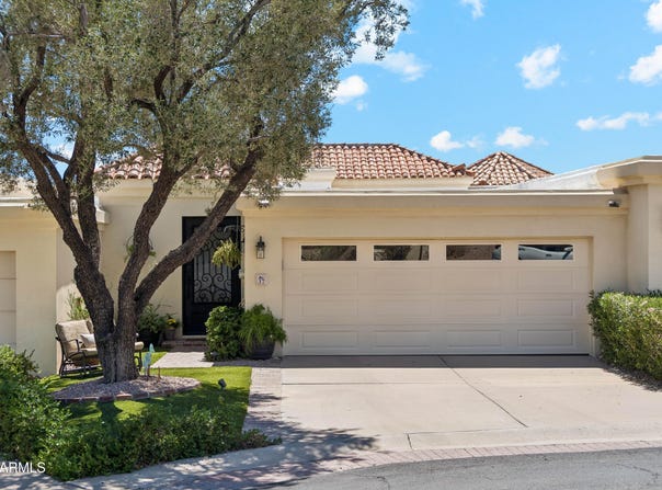 3800 E LINCOLN Drive, Phoenix, AZ 85018