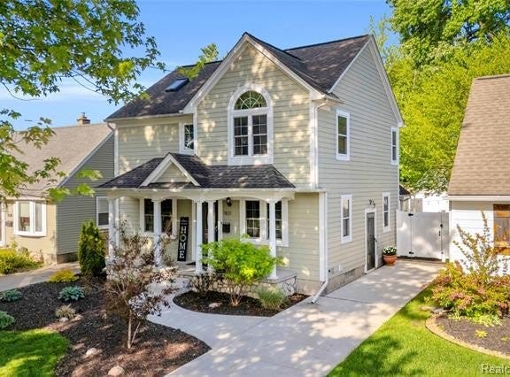 3825 Elmhurst Avenue, Royal Oak, MI 48073