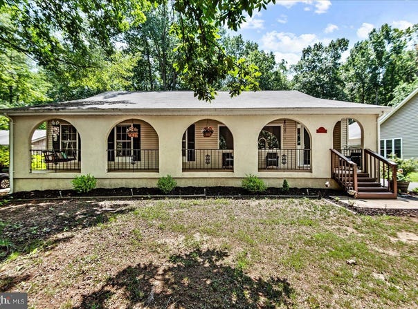135 WASHINGTON Street, LOCUST GROVE, VA 22508