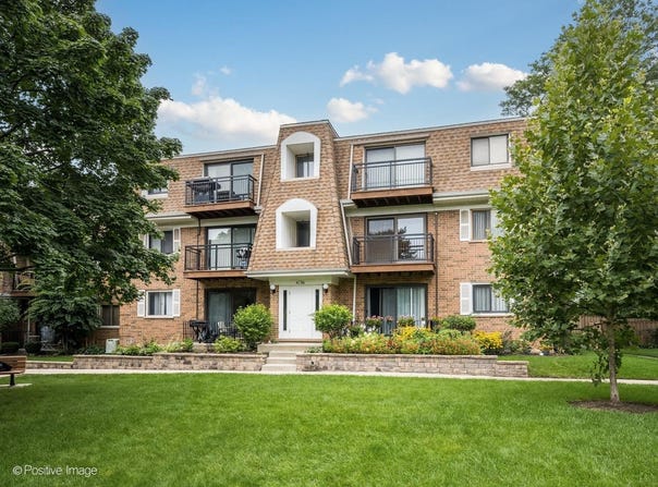 4136 Cove Lane, Glenview, IL 60025