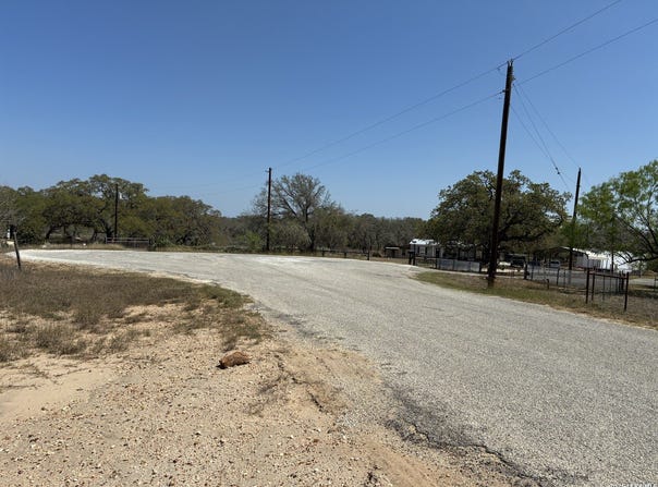 165 Bailee, Poteet, TX 78065