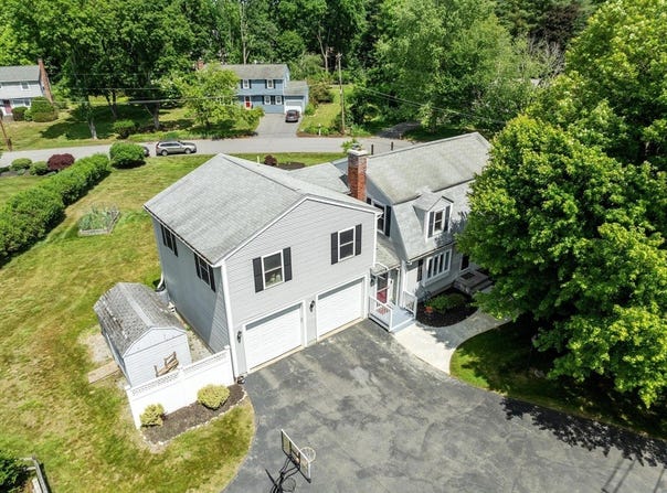 37 Newtown Rd, Acton, MA 01720