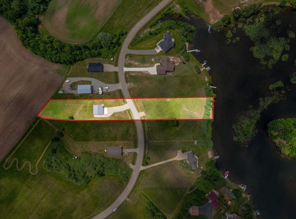 2160 Willow Bay Lane, Gladwin, MI 48624