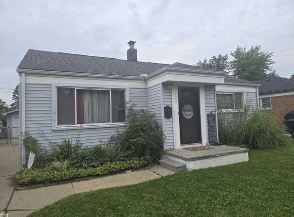23805 Cushing Avenue, Eastpointe, MI 48026
