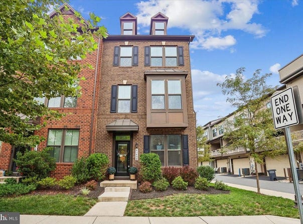 43498 APPLE ORCHARD SQ, ASHBURN, VA 20148