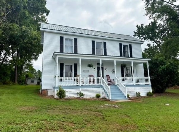 201 Charlotte St, Phenix, VA 23959