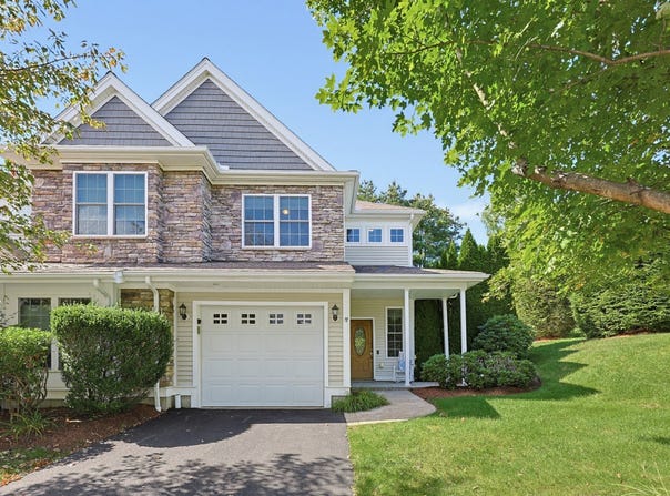 17 Hartland Way, Acton, MA 01720