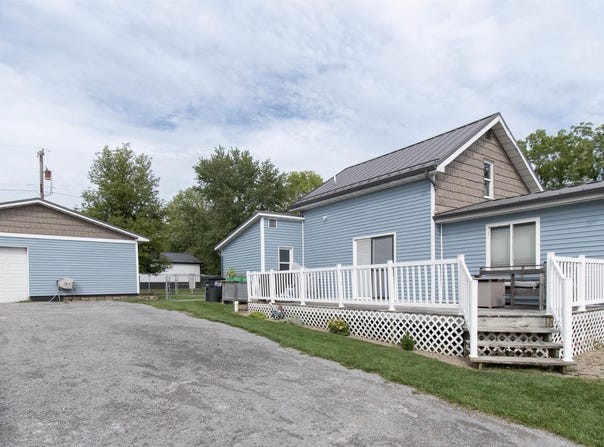 9675 E 520 S, Wolcottville, IN 46795