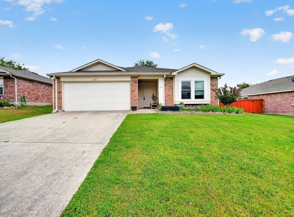 1218 Feather Crest Drive, Krum, TX 76249