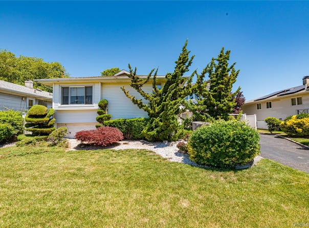 36 Elaine Drive, Oceanside, NY 11572
