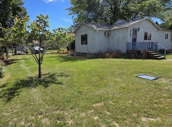 1792 Columbia St, Pomeroy, WA 99347