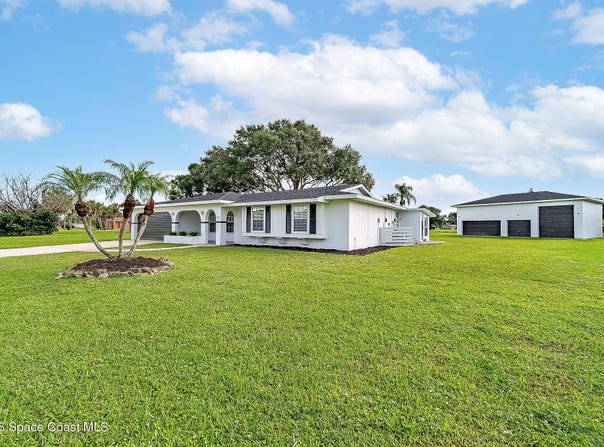 722 Apollo Circle NE, Palm Bay, FL 32905