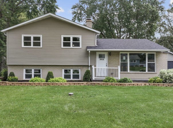 2N579 Diane Avenue, Glen Ellyn, IL 60137