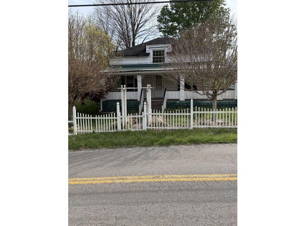 695 W Main Street, Mt Vernon, KY 40456