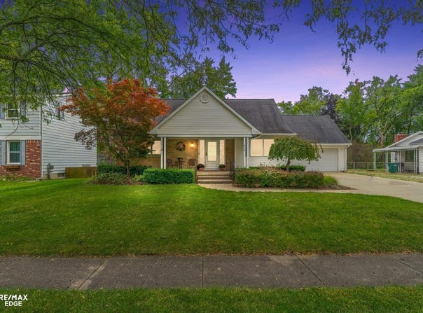 314 Cedarwood Drive, Flushing, MI 48433