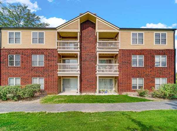 213 GLENGARRY Drive, Bloomingdale, IL 60108
