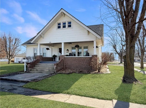 300 E 2nd Street, Norborne, MO 64668