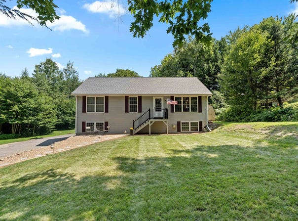 7 Dalton Drive, Barnstead, NH 03218