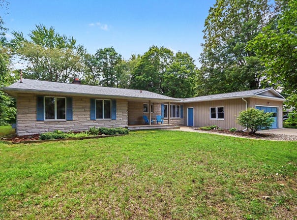 3034 Springbrook Drive, Kalamazoo, MI 49004