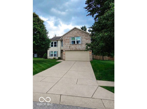 10643 Howe Road, Fishers, IN 46038