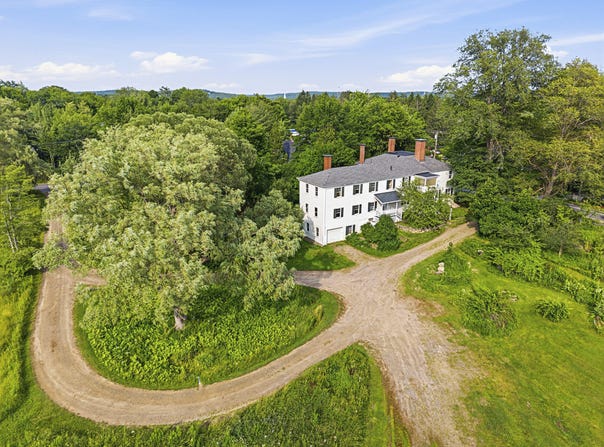 83 Bath Road, Wiscasset, ME 04578