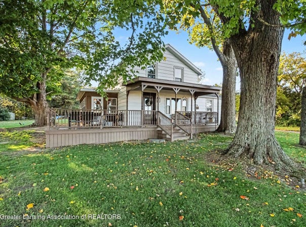 5456 State Road, Leslie, MI 49251