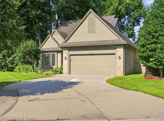 24597 Edgewood Drive, Novi, MI 48374