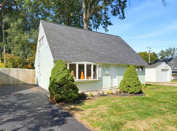 1928 Windsor Street, Cuyahoga Falls, OH 44221